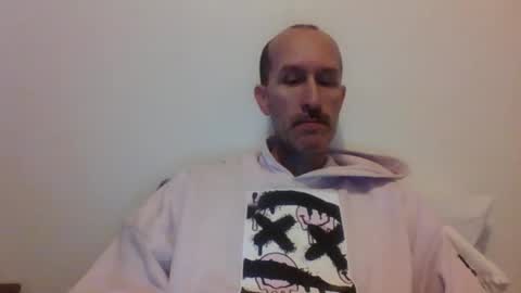 Snapshot of bighugemouthful chatting on January 10, 4:33 am Chaz online show from January 10, 4:33 am