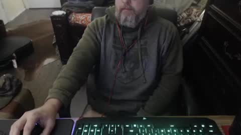 Snapshot of bighugmugg chatting on January 18, 5:17 pm bighugmugg online show from January 18, 5:17 pm