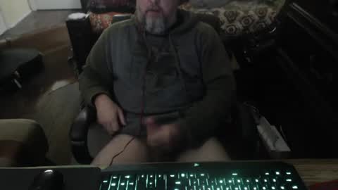Snapshot of bighugmugg chatting on March 1, 9:39 pm bighugmugg online show from March 1, 9:39 pm