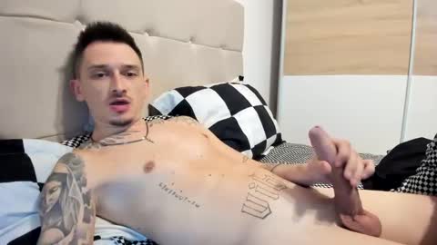 Snapshot of bigjustinnn chatting on November 4, 9:25 pm bigjustinnn online show from November 4, 9:25 pm