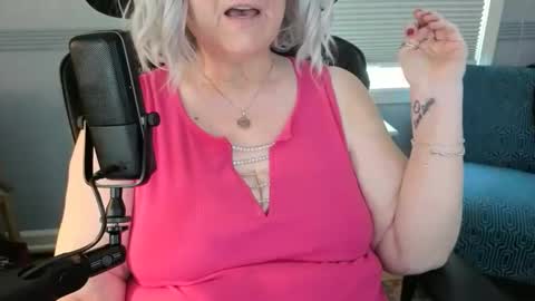 Snapshot of bigmarisella chatting on February 4, 6:58 pm Big Mari online show from February 4, 6:58 pm