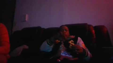 Snapshot of bignhard3000 chatting on December 19, 8:43 am bignhard3000 online show from December 19, 8:43 am