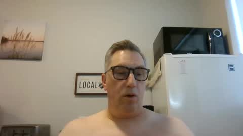 Snapshot of bignhard69_ chatting on February 24, 5:31 pm Bignhard696 online show from February 24, 5:31 pm