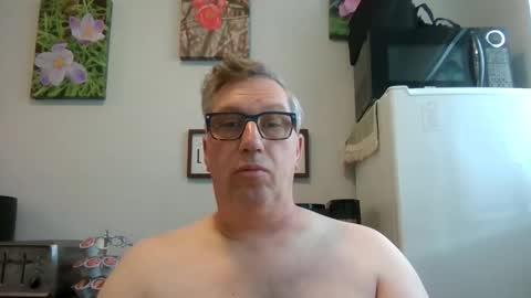 bignhard_69_ online show from May 1, 5:06 pm