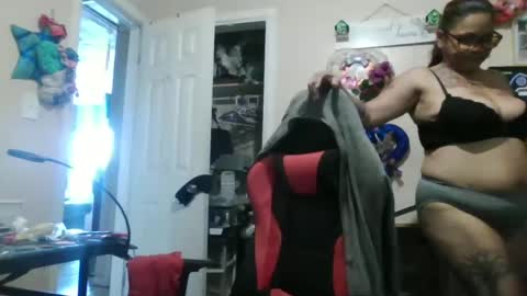 the Mini mami online show from September 12, 3:34 pm