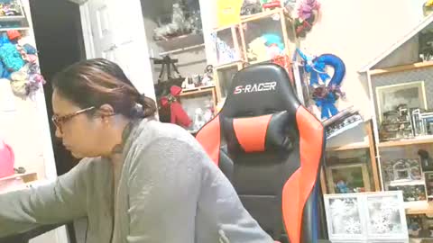 the Mini mami online show from January 9, 12:08 pm