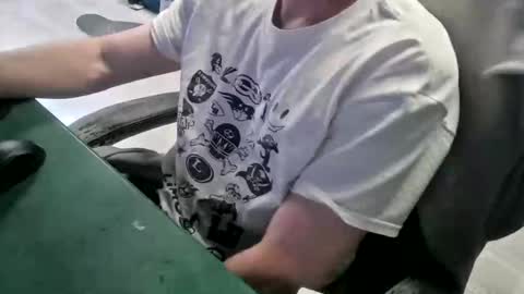 bigpeepdude online show from June 7, 12:42 pm