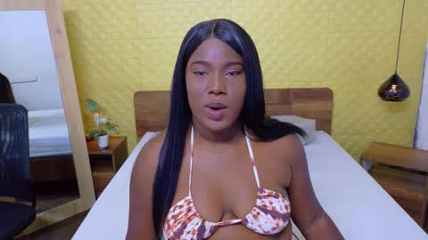 Snapshot of bigroundbooty_ chatting on February 12, 7:42 pm bigroundbooty_ online show from February 12, 7:42 pm