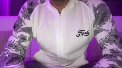 Snapshot of bigsong78 chatting on November 25, 6:46 am BigHardCock horny Balearic Islands online show from November 25, 6:46 am