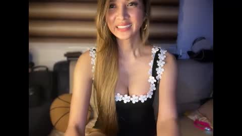 Yna     online show from February 11, 3:39 pm