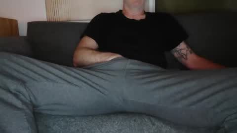 Snapshot of bigthickguyforyou chatting on November 9, 6:17 pm Casey online show from November 9, 6:17 pm