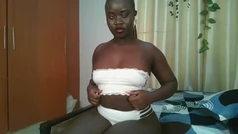 Snapshot of bigtits_baddie chatting on November 27, 8:33 pm bigtits_baddie online show from November 27, 8:33 pm