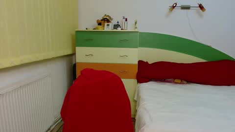 Snapshot of bigtitsclaude chatting on February 19, 7:27 pm BigTitsClaude online show from February 19, 7:27 pm