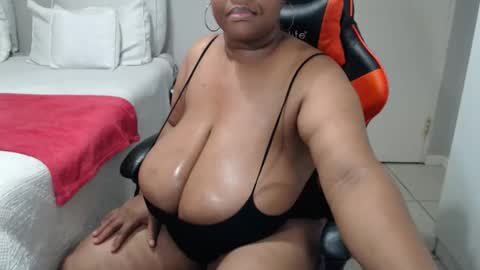 Lona online show from April 16, 6:41 pm