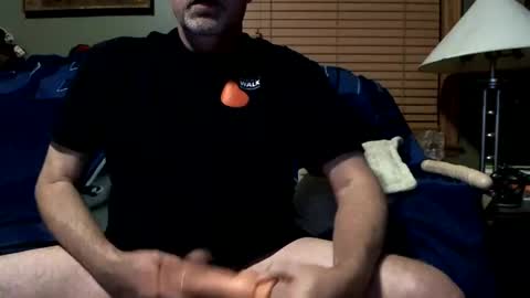 Snapshot of biguylovessuckingcock chatting on January 21, 11:34 pm biguylovessuckingcock online show from January 21, 11:34 pm