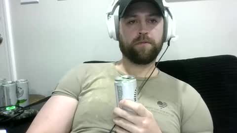 Snapshot of bigwhiteone37613 chatting on December 15, 11:58 am bigwhiteone37613 online show from December 15, 11:58 am