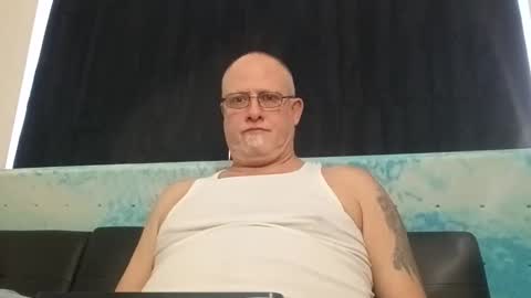 bigwhtguy619 online show from February 6, 8:23 pm