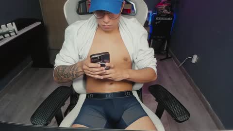 Snapshot of bigxboy96 chatting on January 5, 7:17 pm bigxboy96 online show from January 5, 7:17 pm