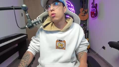 Snapshot of bigxboy96 chatting on January 15, 4:25 am bigxboy96 online show from January 15, 4:25 am