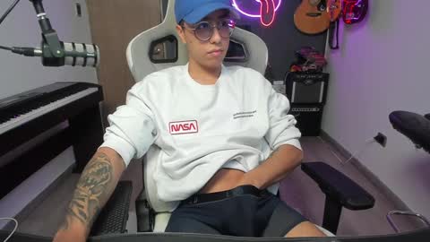 Snapshot of bigxboy96 chatting on January 19, 9:01 am bigxboy96 online show from January 19, 9:01 am