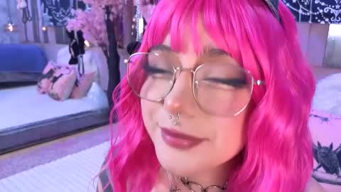 Biizzy online show from December 5, 1:52 pm