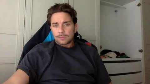 Snapshot of bikdig1 chatting on December 15, 1:00 pm bikdig1 online show from December 15, 1:00 pm