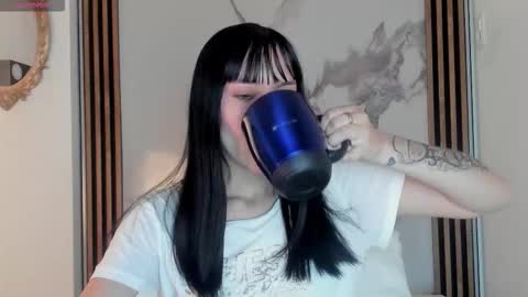 bilie__eilish online show from February 10, 11:47 am