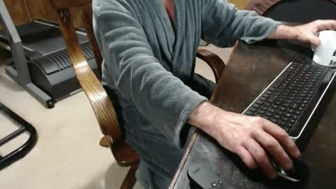 Snapshot of billy471 chatting on December 30, 11:15 am billy471 online show from December 30, 11:15 am