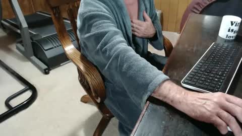 Snapshot of billy471 chatting on January 12, 1:37 pm billy471 online show from January 12, 1:37 pm