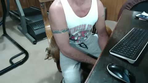 Snapshot of billy471 chatting on January 19, 8:41 pm billy471 online show from January 19, 8:41 pm