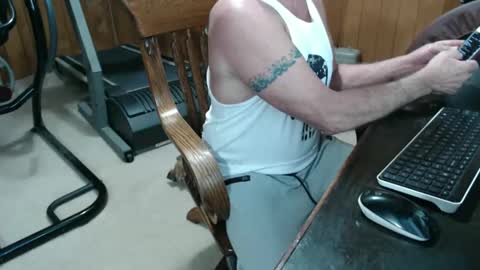 Snapshot of billy471 chatting on January 22, 10:15 pm billy471 online show from January 22, 10:15 pm