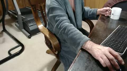 Snapshot of billy471 chatting on January 28, 10:12 am billy471 online show from January 28, 10:12 am