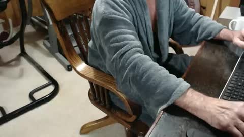 Snapshot of billy471 chatting on December 2, 11:37 am billy471 online show from December 2, 11:37 am