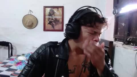 Snapshot of billykink_ chatting on February 24, 12:37 pm billykink_ online show from February 24, 12:37 pm