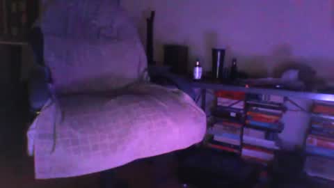 Snapshot of binder2122 chatting on June 23, 8:18 pm binder2122 online show from June 23, 8:18 pm