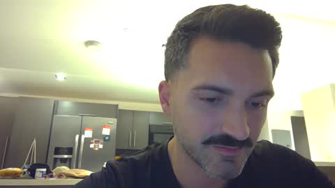 Snapshot of birthdaycake1 chatting on March 4, 2:06 am RobSpots online show from March 4, 2:06 am