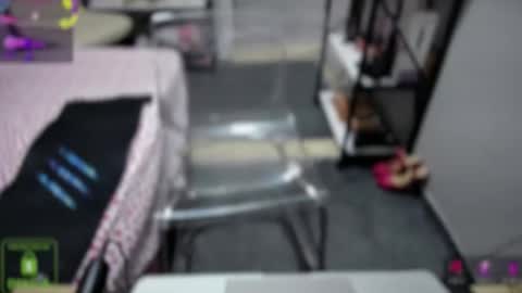 bisex woman online show from May 24, 11:43 pm