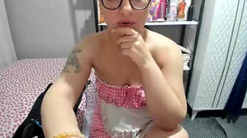 Snapshot of bisexyeliz35 chatting on July 24, 8:29 pm bisex woman online show from July 24, 8:29 pm
