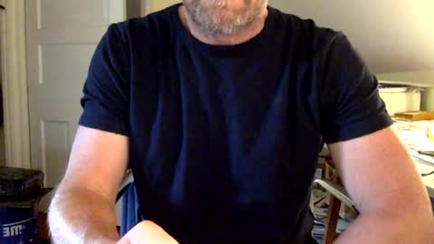 Snapshot of bisonbar chatting on June 15, 4:42 pm BisonBar online show from June 15, 4:42 pm