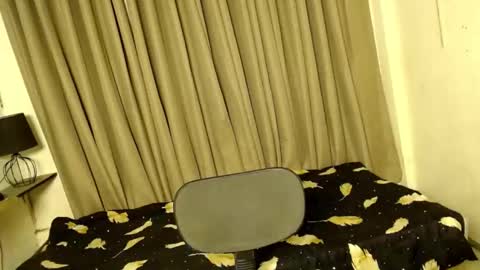 bitchy_bea online show from April 9, 11:15 am