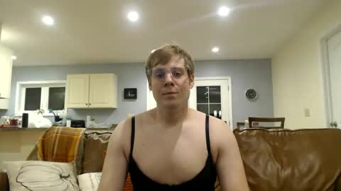 Snapshot of bittyboiii chatting on November 2, 5:21 am BittyBoi online show from November 2, 5:21 am