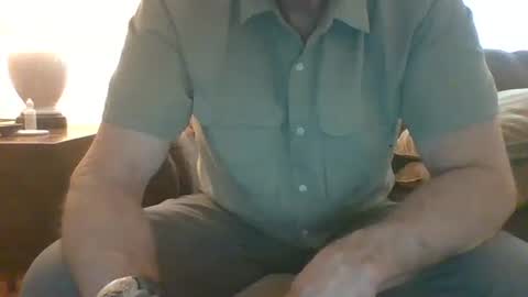 bizzybeejc online show from October 18, 7:03 pm