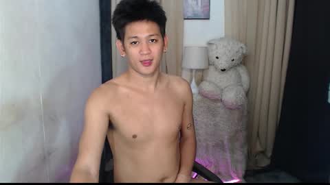 alex online show from March 31, 3:56 pm