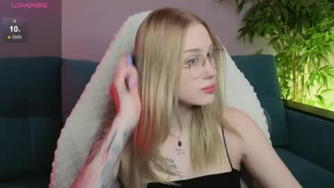 Julia online show from April 4, 8:12 am