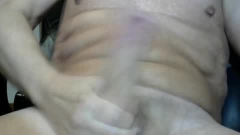 Snapshot of bkzman8 chatting on October 27, 2:32 pm bkzman8 online show from October 27, 2:32 pm