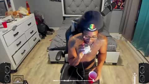 Plant Base Streamers From Pennsylvania online show from February 17, 11:53 pm