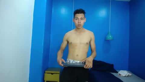 blacckandwhitte online show from December 3, 11:44 am