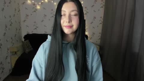 Snapshot of black_berry_bla_ck chatting on September 21, 10:06 am black_berry_bla_ck online show from September 21, 10:06 am