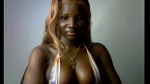 Snapshot of black_ebonyqueen chatting on October 4, 9:18 am Esthy online show from October 4, 9:18 am