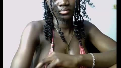 Snapshot of black_ebonyqueen chatting on October 19, 9:04 pm Esthy online show from October 19, 9:04 pm